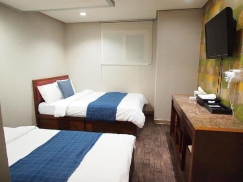 Triple Room with Private Bathroom