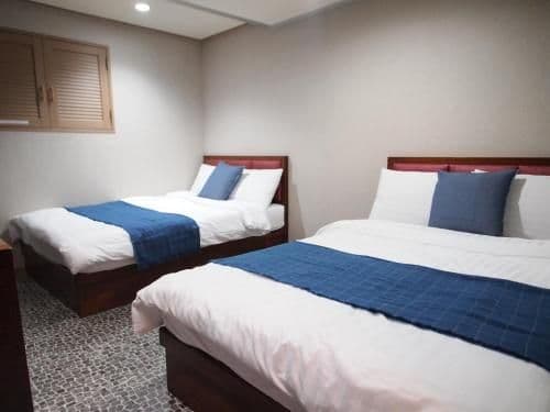 Quadruple Room with Private Bathroom
