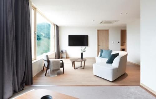 [Pet Friendly] Sky Royal (High Floor, Air-dresser, Free Mini bar)