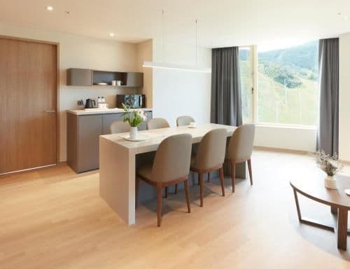 [Pet Friendly] Sky Royal (High Floor, Air-dresser, Free Mini bar)