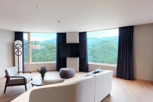 [Pet Friendly] Sky Royal (High Floor, Air-dresser, Free Mini bar)