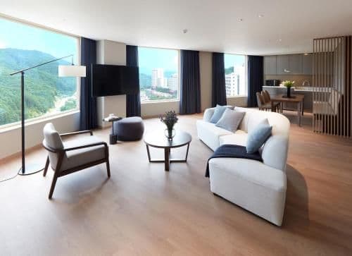 [Pet Friendly] Sky Royal (High Floor, Air-dresser, Free Mini bar)