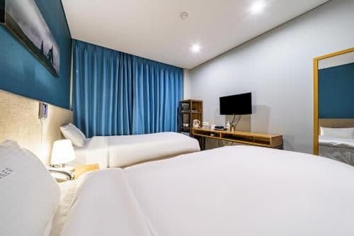 Small Twin Room