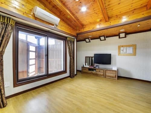 Deluxe Family Room (6 Adults)