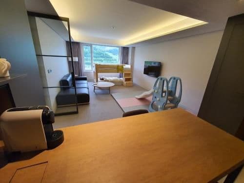 [KIDS ROOM] Suite (2 Adults + 2 Kids under age 7)