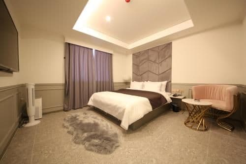 Deluxe Double Room with Bath