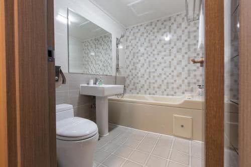 Deluxe Family Room
