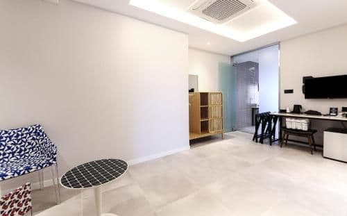 Special Offer - Signature B Suite
