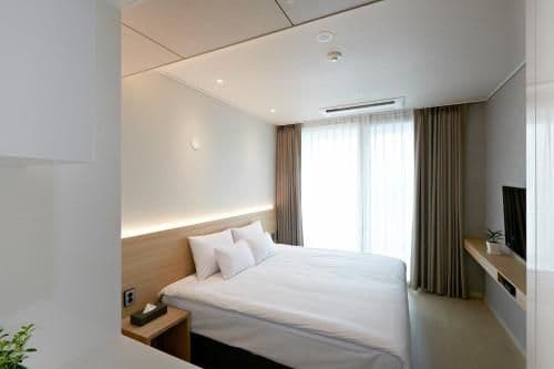 Deluxe Double Room with Partial Sea View