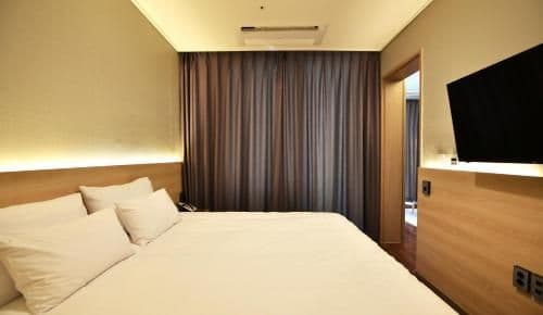 Premiere Spa Suite Deluxe King Double