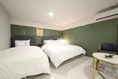 Deluxe Twin Room