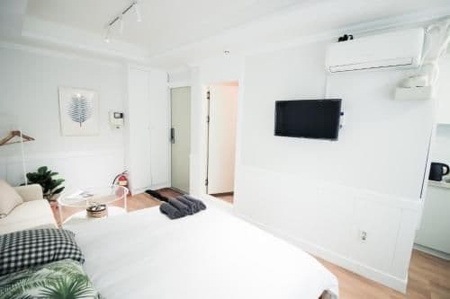 Deluxe Studio