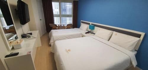 Deluxe Family Room