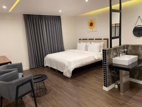 Deluxe Double Room with Bath