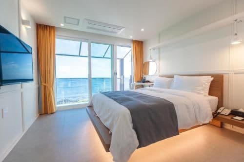 Double Room with Balcony and Sea View