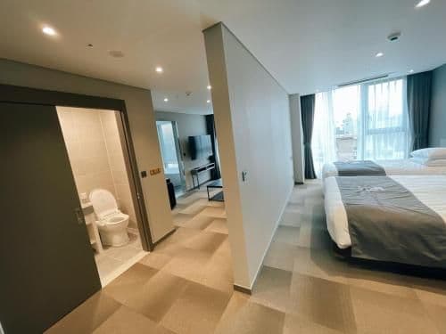 Deluxe Suite with Spa Bath