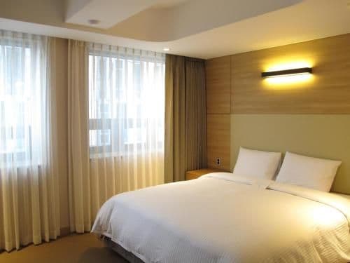 Studio Suite (1 King Bed)