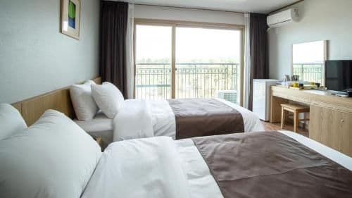 Twin Room with Mountain View