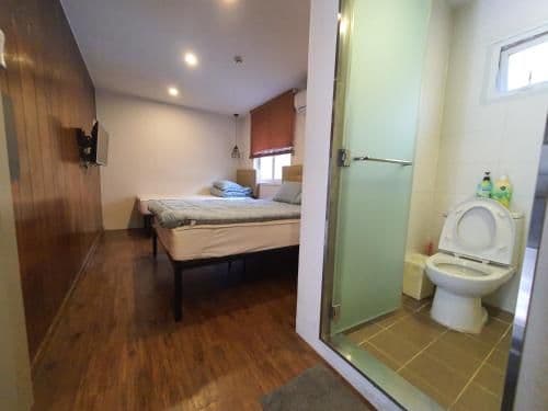 Deluxe Twin Room with Private Bathroom