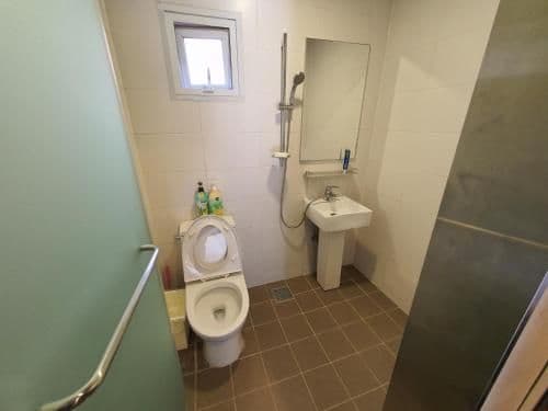 Deluxe Twin Room with Private Bathroom