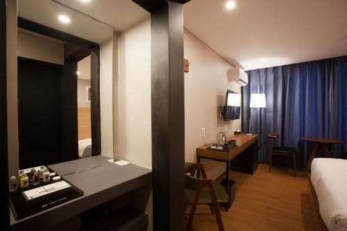 Standard Double Room with Mountain View