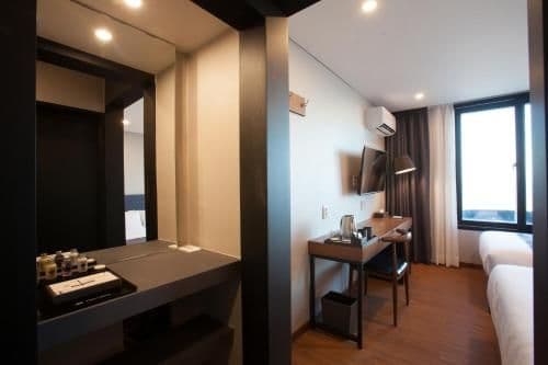 Deluxe Twin Room with Sea View