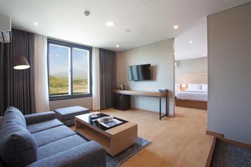 Suite with Mountain View