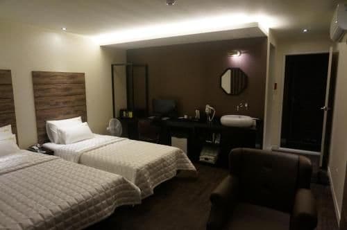 Deluxe Twin Room