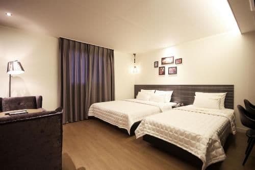 Premium Twin Room