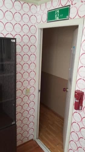 Small Single Room with Shared Bathroom - No Window