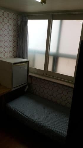 Small Single Room with Shared Bathroom - No Window