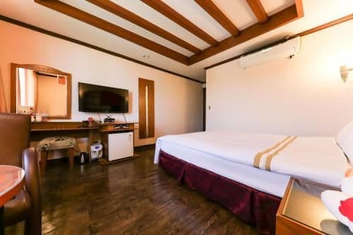 Double Room with Partial Sea View