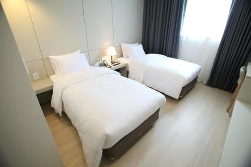 Deluxe Twin Room