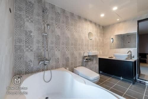 Royal Suite with Bath