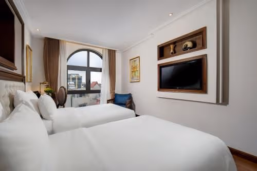 Premier Deluxe double or twin with city view