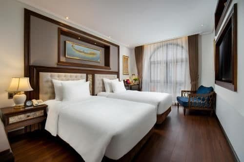 Premier Deluxe double or twin with city view