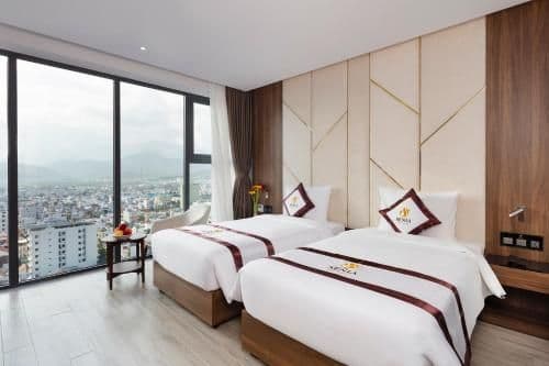 Deluxe Double or Twin Room with City View