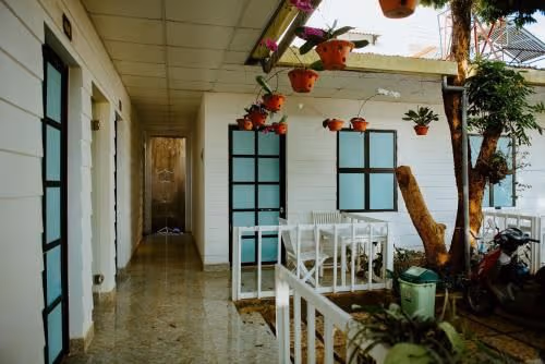 Deluxe Double Room (2 Adults + 1 Child)
