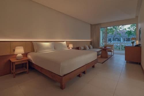 Deluxe Suite with Pool View