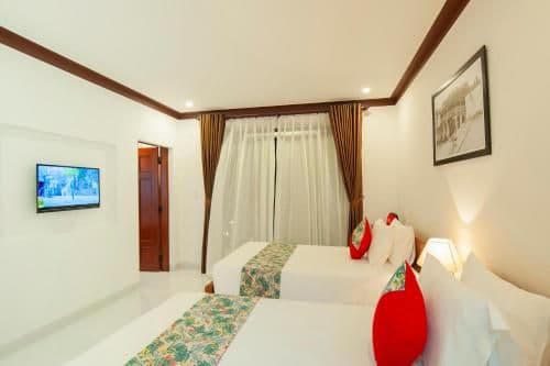 Deluxe Double or Twin Room with Pool View