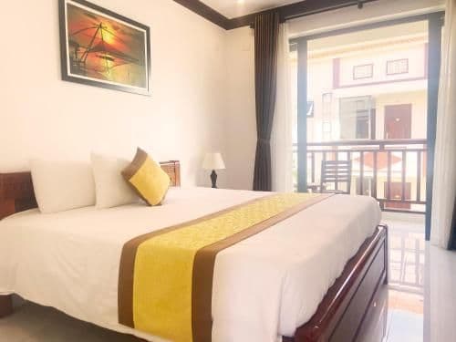 Deluxe Double or Twin Room with Pool View