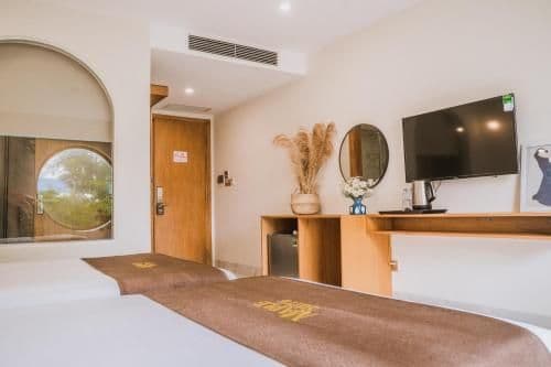 Superior Twin Room with City View