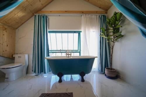 King Room with Mountain View
