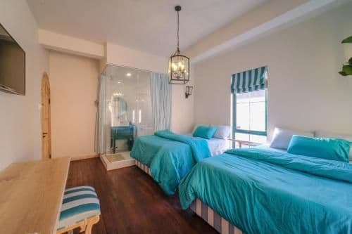 Quadruple Room with Private Bathroom