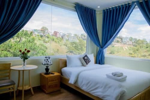Triple Room with Mountain View
