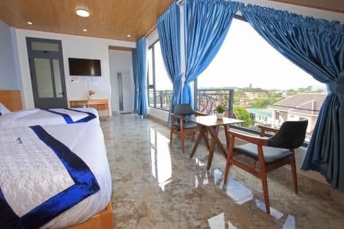 Family Room with Lake View