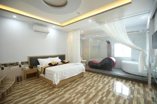 Deluxe King Room