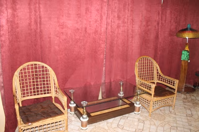 DOUBLE KING SIZE BED