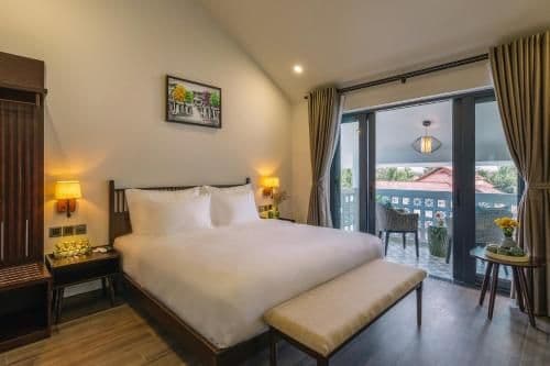 King Suite with Balcony - 1 year voucher to freely change your stay date