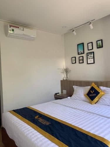 Deluxe Room (2 Adults + 1 Child)
